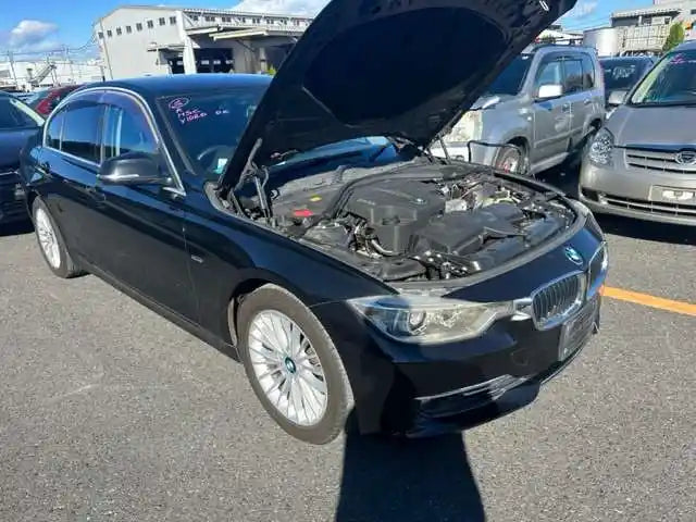 BMW, 3 Series Left Front Door F30/F31 Sedan/Wagon 11/11 05/19