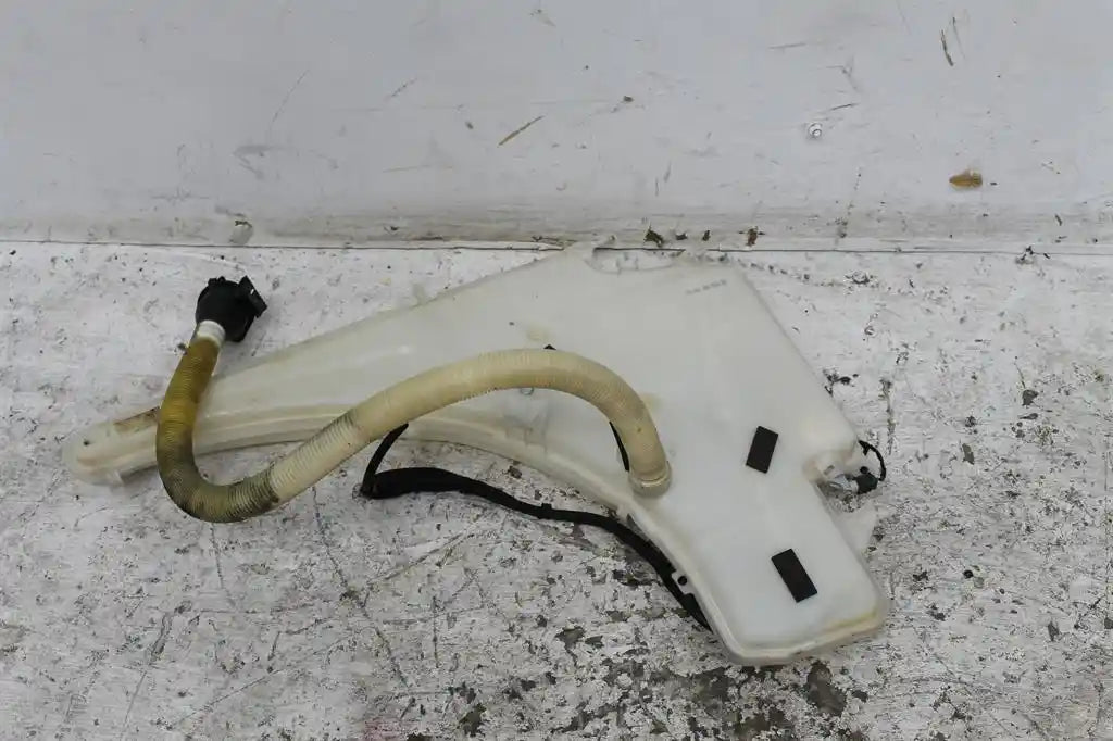 Used BMW, 3 Series Washer Bottle E46 Non H/Lamp Washers Type 09/98 07/06 2005 – image 1 - All Good Parts