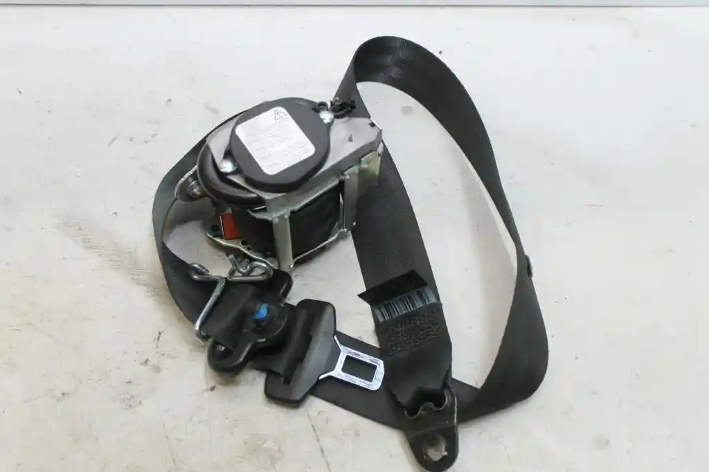 Used Ford, Focus Seat Belt Lh Front Seat Belt Only Lw 05/11 08/15 2011 – main images - All Good Parts