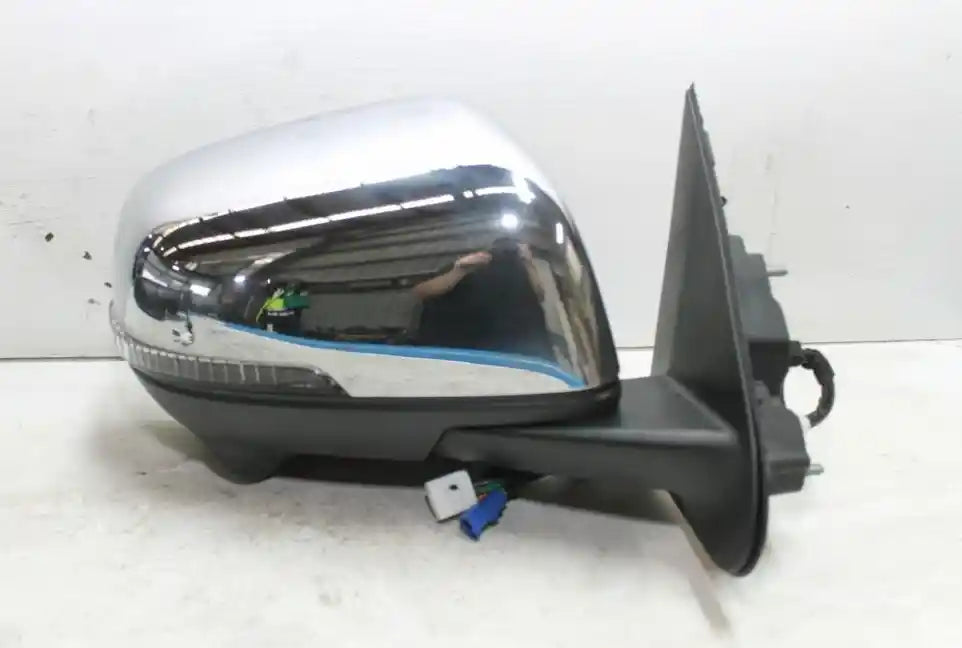 Used GWM, Cannon Ute Right Door Mirror Npw Elect Adj Power Fold W/ Camera Chrome Type 09/20 2022 – image 1 - All Good Parts