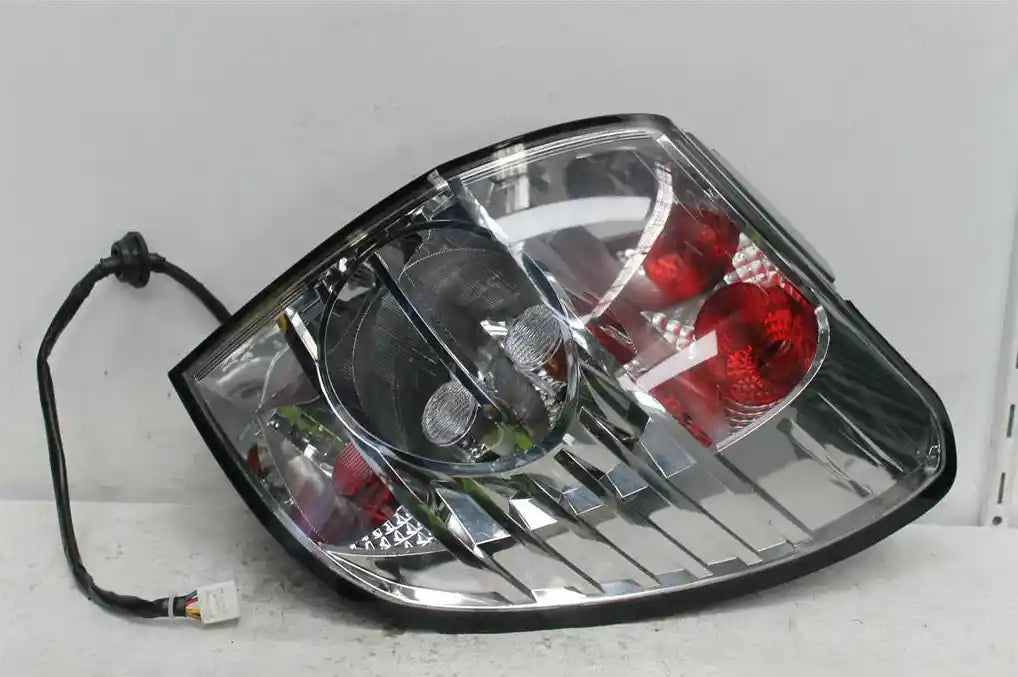 Used Holden, Captiva Right Taillight Cg Captiva 7 (Vin Kl3C) 01/11 11/13 2013 – image 1 - All Good Parts