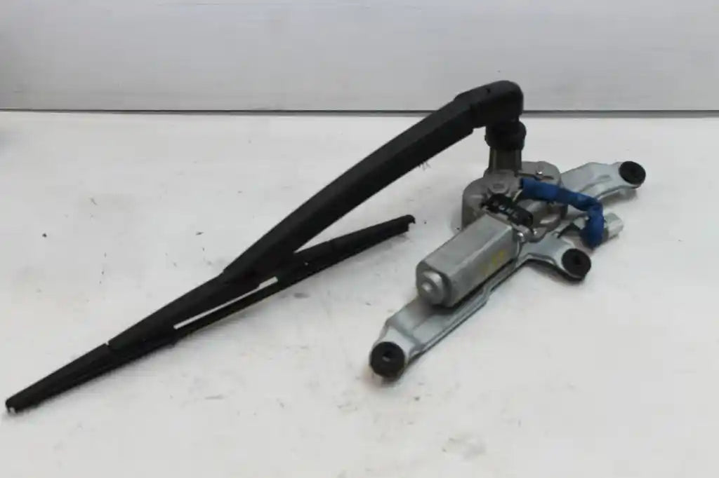 Used Hyundai, Iload/Imax Wiper Motor Tq Tailgate 11/07 03/21 2011 – image 1 - All Good Parts