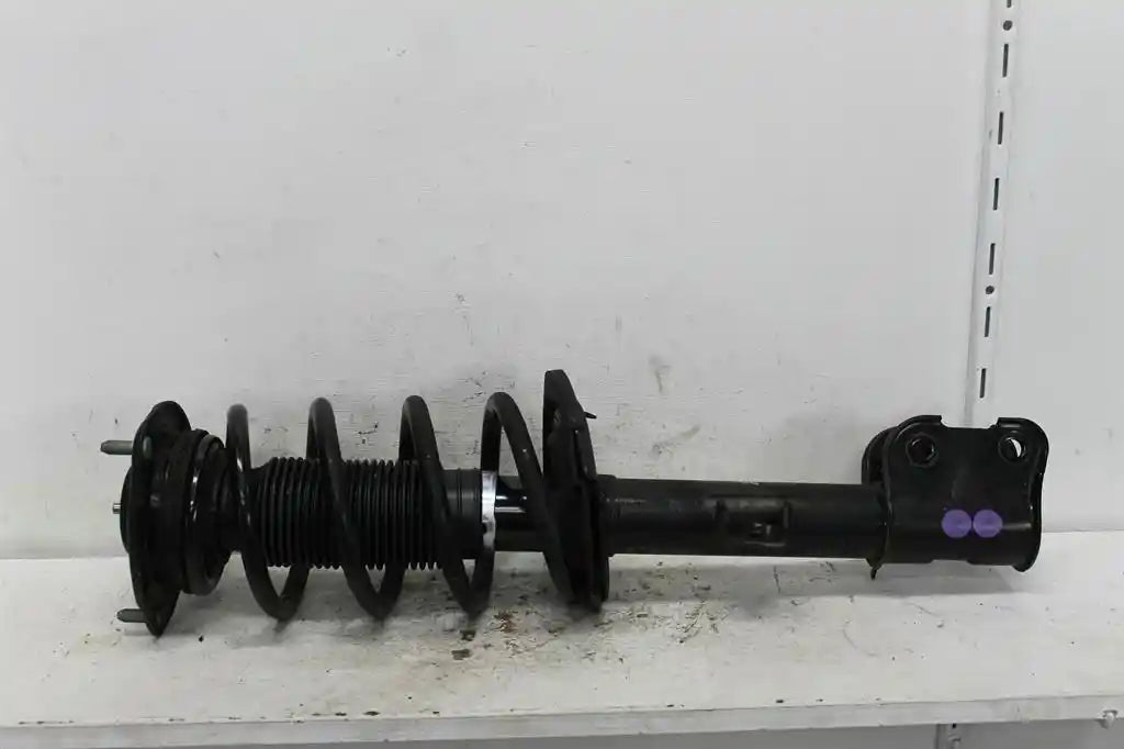 Used Hyundai, Santa Fe Right Front Strut Diesel 2.2 D4Hb 157Mm Dia Spring Type Cm 09/09 06/12 2010 – image 1 - All Good Parts