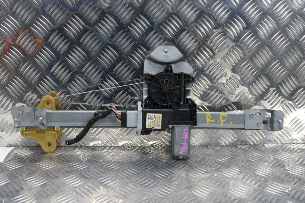 Renault, Clio Right Front Window Reg/Motor X98, 09/13-10/19