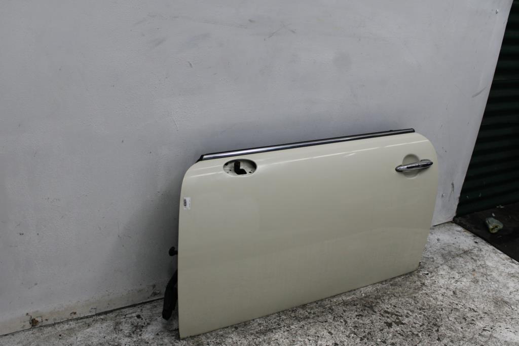 Used MINI, Cooper Left Front Door R55/R56/R57 Wagon/3Dr Hatch/Cabrio, 03/07 05/14 2010 – image 2 - All Good Parts