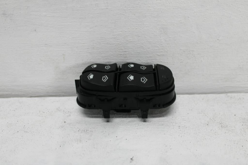 Used Ford, Focus Power Window Switch Rh Front (Master Switch) 4 Switch, Lr, 01/01 06/05 2002 – main images - All Good Parts