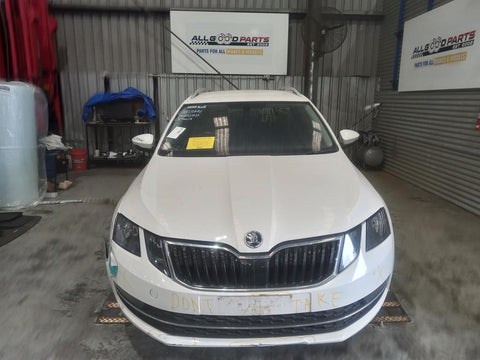Skoda, Octavia Bonnet Ne 02/17 09/20