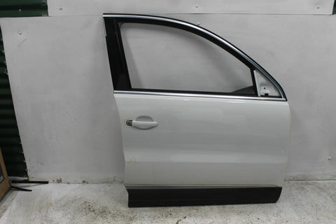 Volkswagen, Tiguan Right Front Door 5N 05/08 08/16