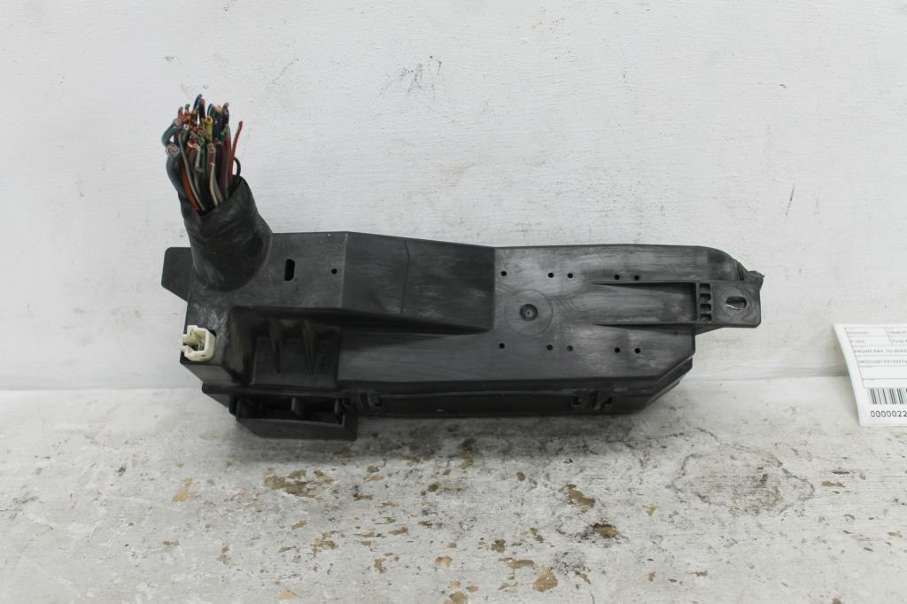 Used Mazda, Tribute Fuse Box Bay Yu Series, 02/01 06/06 2004 – image 2 - All Good Parts