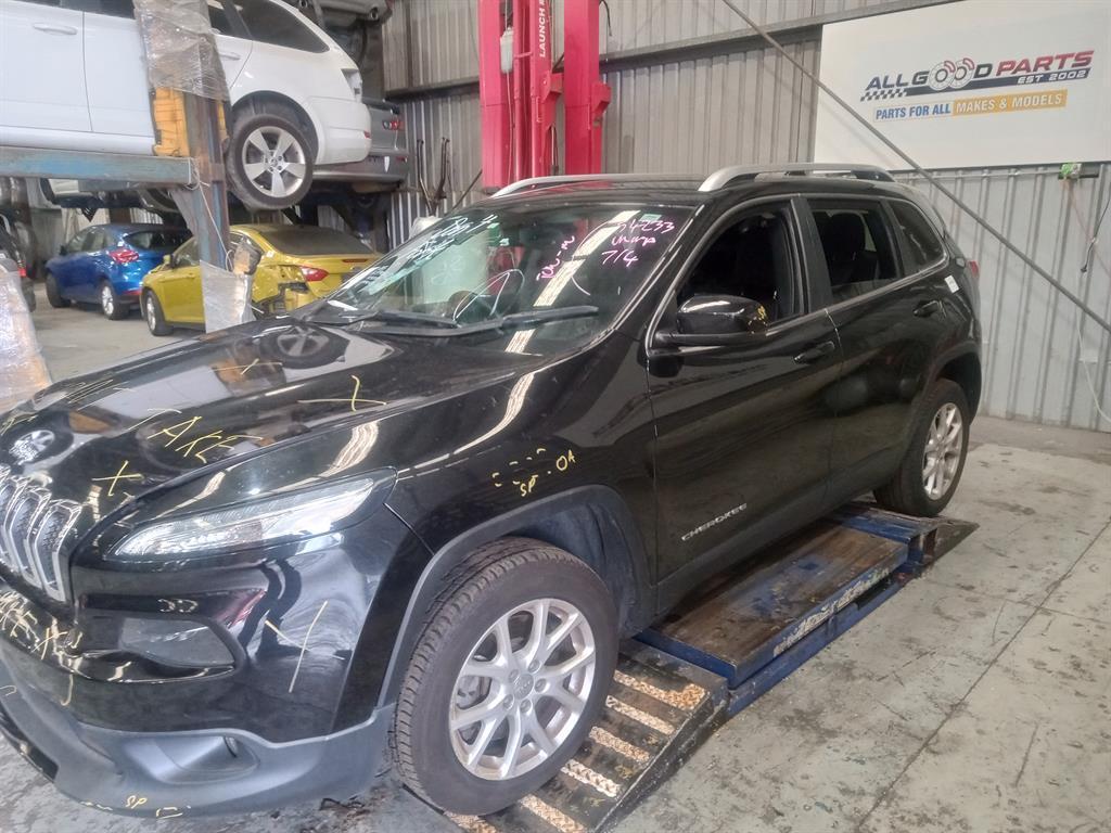 Jeep, Cherokee Right Indicator/Fog/Side Kl, Bumper Foglamp, Halogen, Standard Type, 02/14-03/18