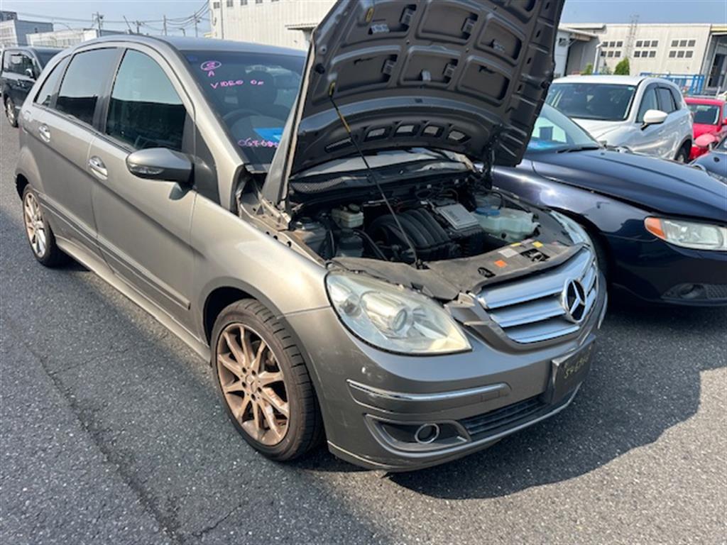 Mercedes, B Class Right Guard Liner W245, Front Section, 11/05-08/08