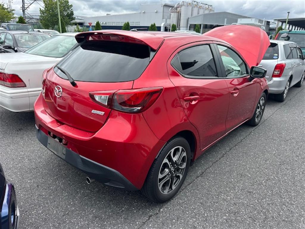 Mazda, 2 Right Taillight Dj, In Body, Hatch, W/ Led Type, Lens# 220-18373, 09/14-10/19