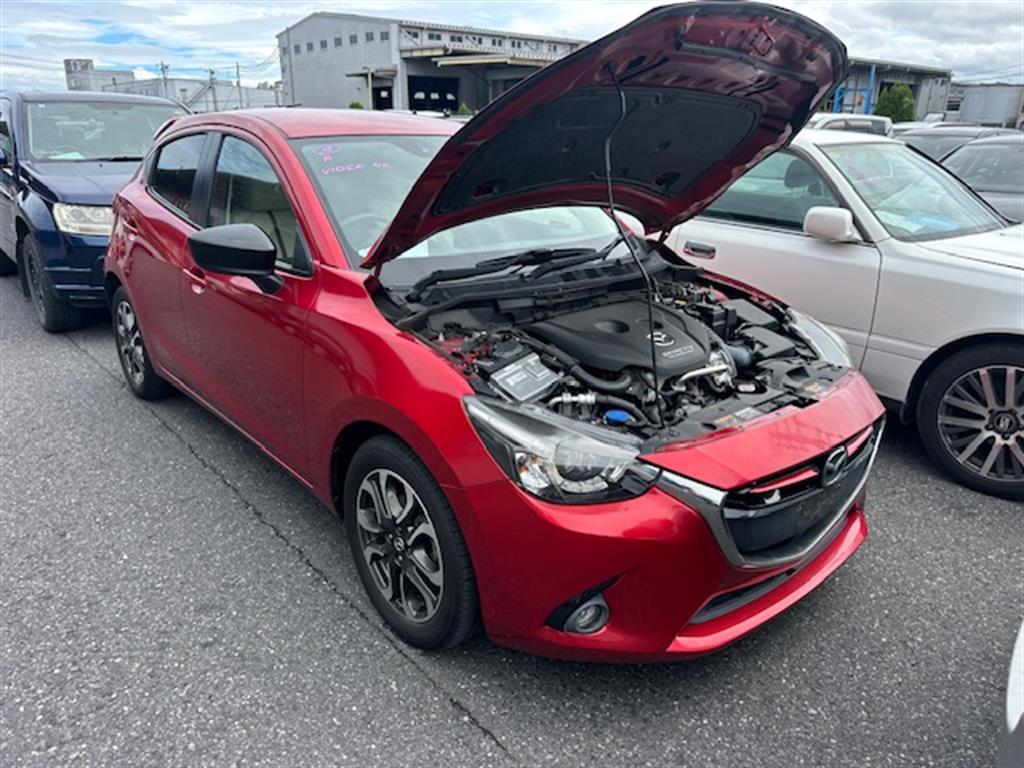 Mazda, 2 Right Taillight Dj, In Body, Hatch, W/ Led Type, Lens# 220-18373, 09/14-10/19