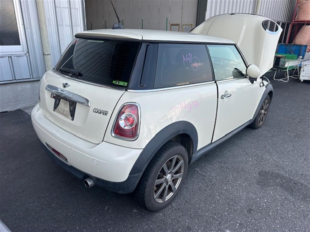 Mini, Cooper Right Taillight R56/R57, Hatch/Cabrio, Red Indicator With Amber Ring Type, 10/10-05/15