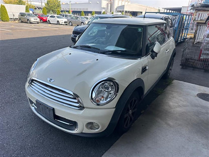 Mini, Cooper Right Taillight R56/R57, Hatch/Cabrio, Red Indicator With Amber Ring Type, 10/10-05/15