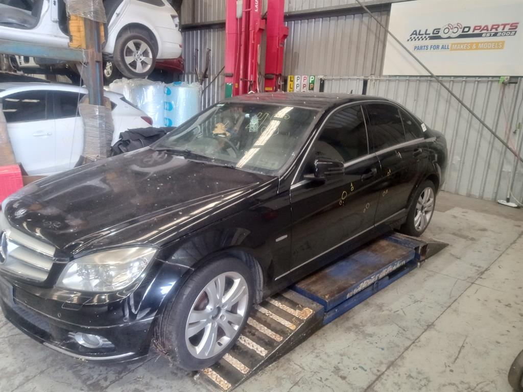 MERCEDES C CLASS FRONT BUMPER W204/S204, CLASSIC, W/ PARK SENSOR & H/LAMP WASHER TYPE, 07/07-03/10