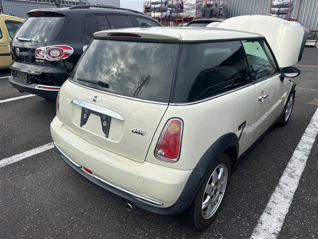 Mini, Cooper Left Taillight R50/R53, Hatch, Amber Indicater At Top, 07/04-10/06