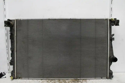 Used Jeep, Cherokee Radiator Auto 3.2/2.4 Petrol Dual Fan Type Kl 02/14 03/18 2015 – image 1 - All Good Parts