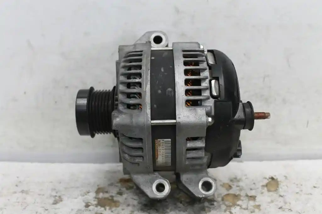 Used Jeep, Grand Cherokee Alternator Petrol 3.6 220A Wk 10/10 07/13 2012 – image 1 - All Good Parts