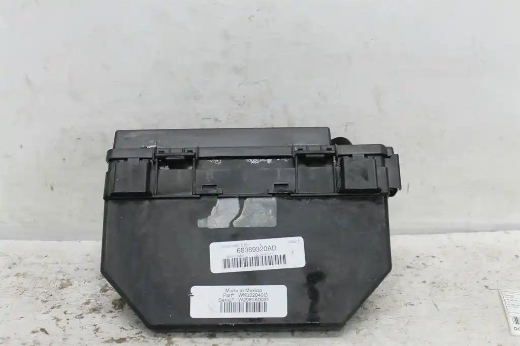 Used Jeep, Grand Cherokee Fuse Box Petrol Wk 10/10 12/12 2012 – image 1 - All Good Parts