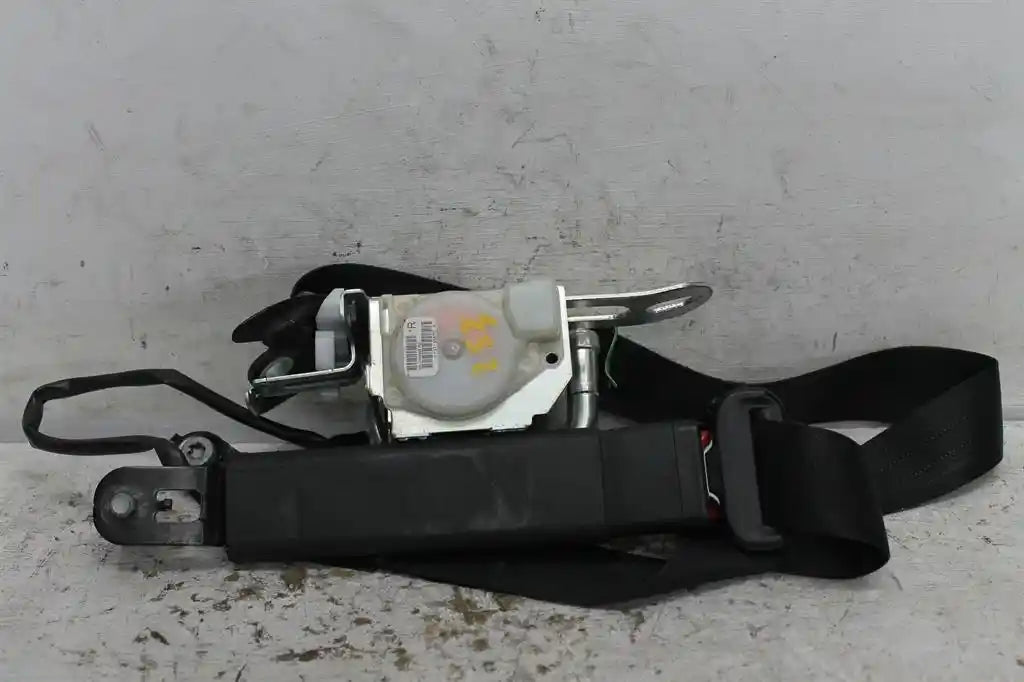 Used Jeep, Grand Cherokee Seat Belt Rh Front Assy (Belt And Stalk) Wk 10/10 08/12 2012 – image 1 - All Good Parts