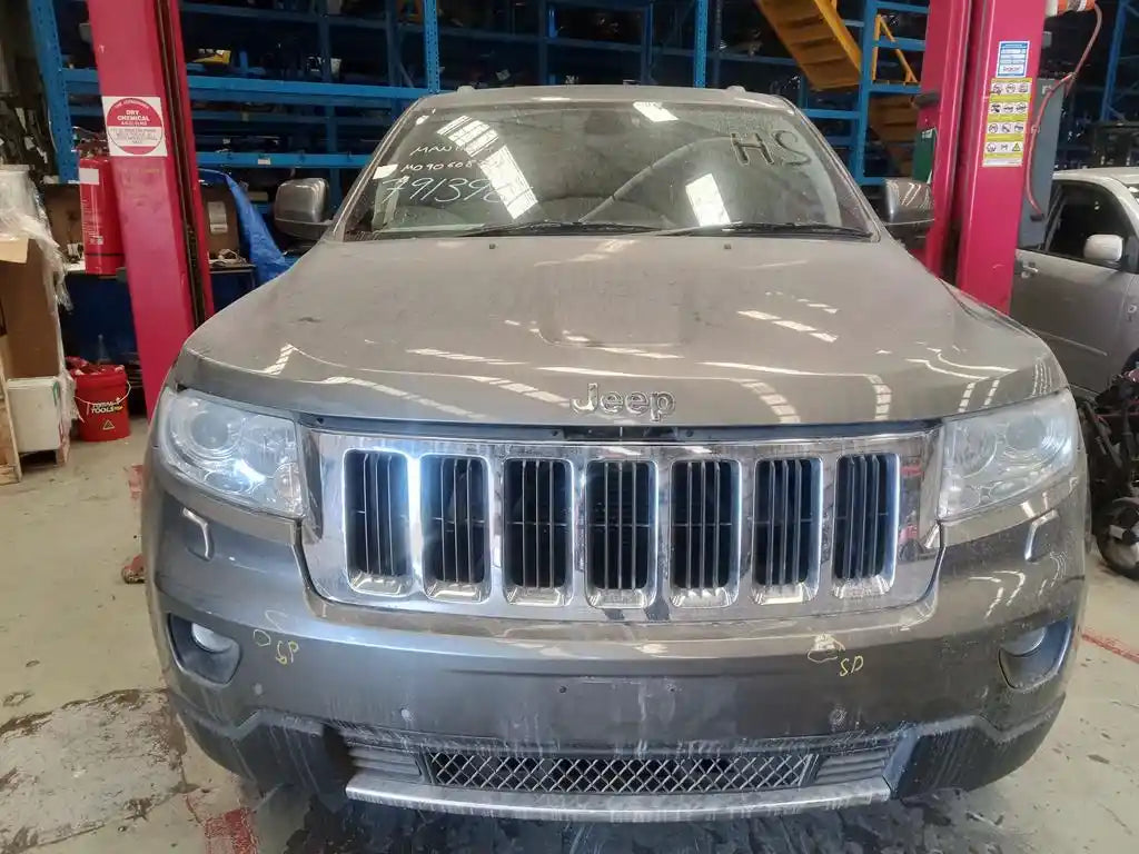 Jeep, Grand Cherokee Right Front Door Wk W/ Mould Type 10/10 03/13