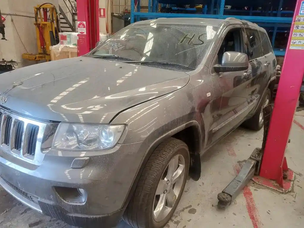 Jeep, Grand Cherokee Right Front Door Wk W/ Mould Type 10/10 03/13