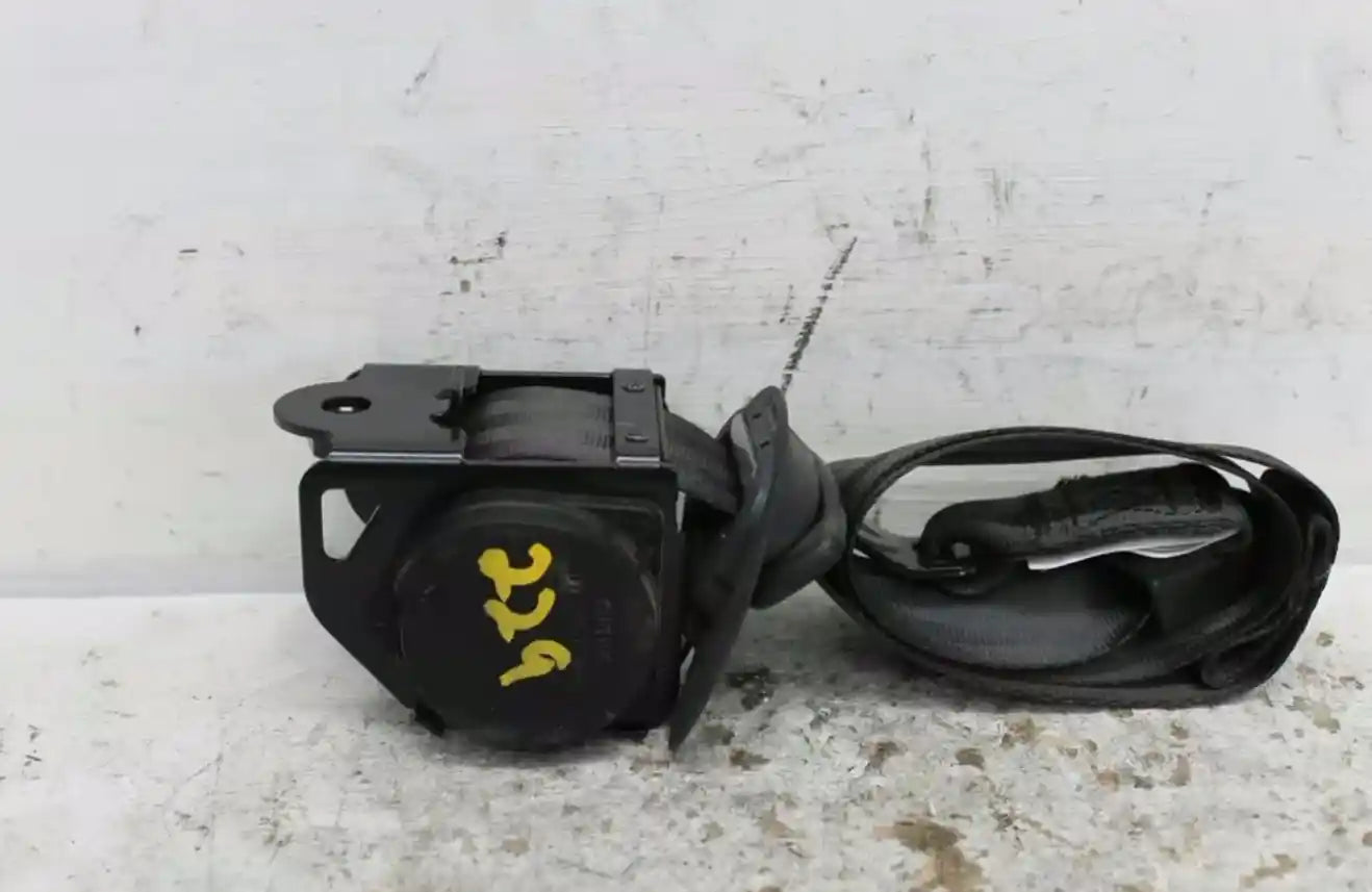 Used LDV, G10 Seat Belt Lh Front Seat Belt Only Sv7A/Sv7C Wagon/Van 04/15 2020 – image 1 - All Good Parts