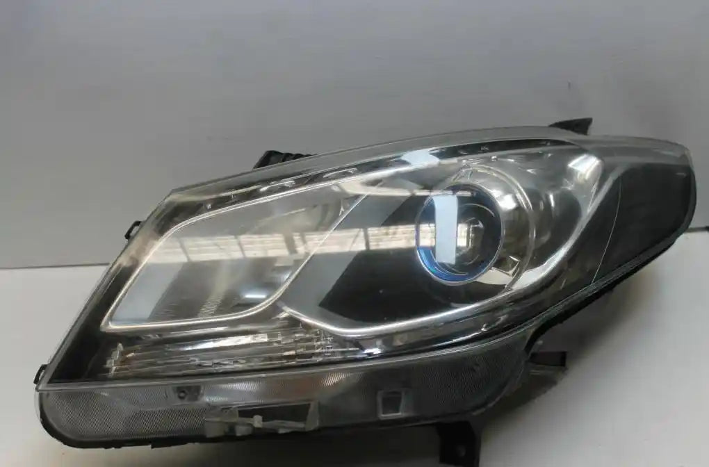 Used LDV, G10 Left Headlamp Sv7A Wagon Xenon Type 04/15 08/22 2018 – image 1 - All Good Parts
