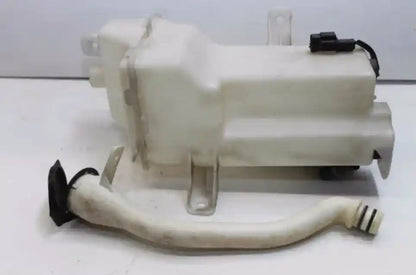 Used LDV, G10 Washer Bottle Sv7A Wagon W/ H/Lamp Washer Type 04/15 08/22 2018 – image 1 - All Good Parts