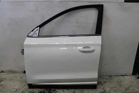 MG, Zs Left Front Door Azs1 09/17