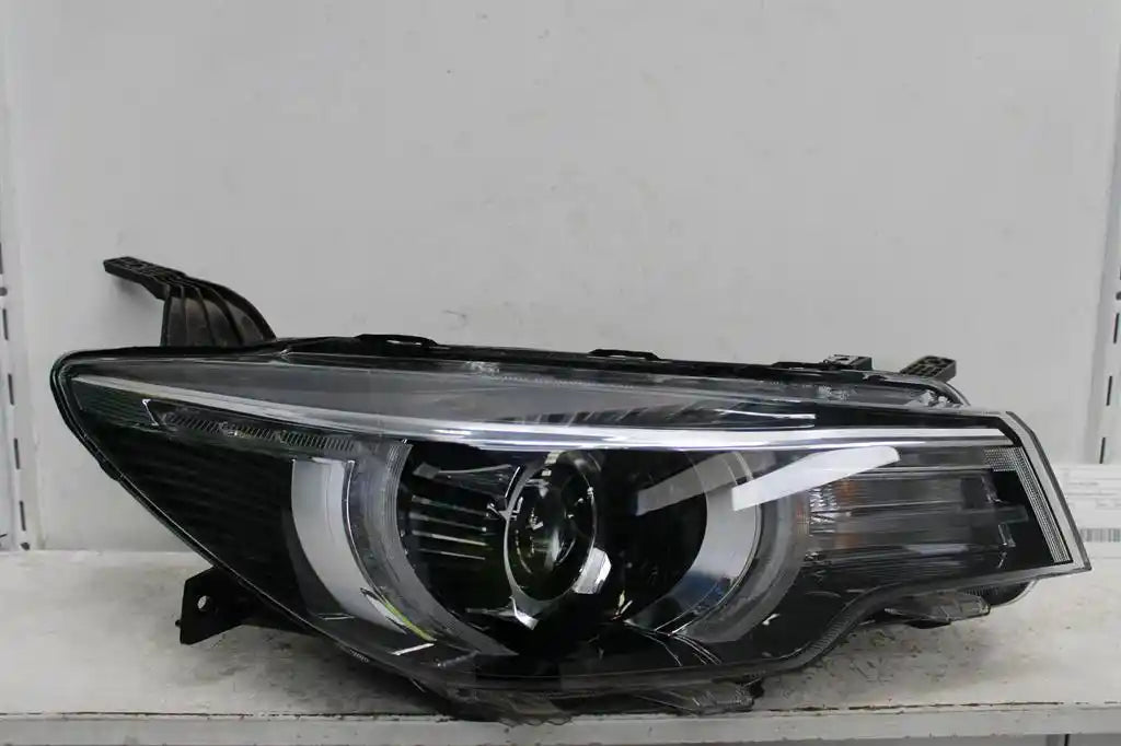 Used MG, Zs Right Headlamp Azs1 Zs/Zs Ev Type Halogen Type 09/17 2023 – image 1 - All Good Parts