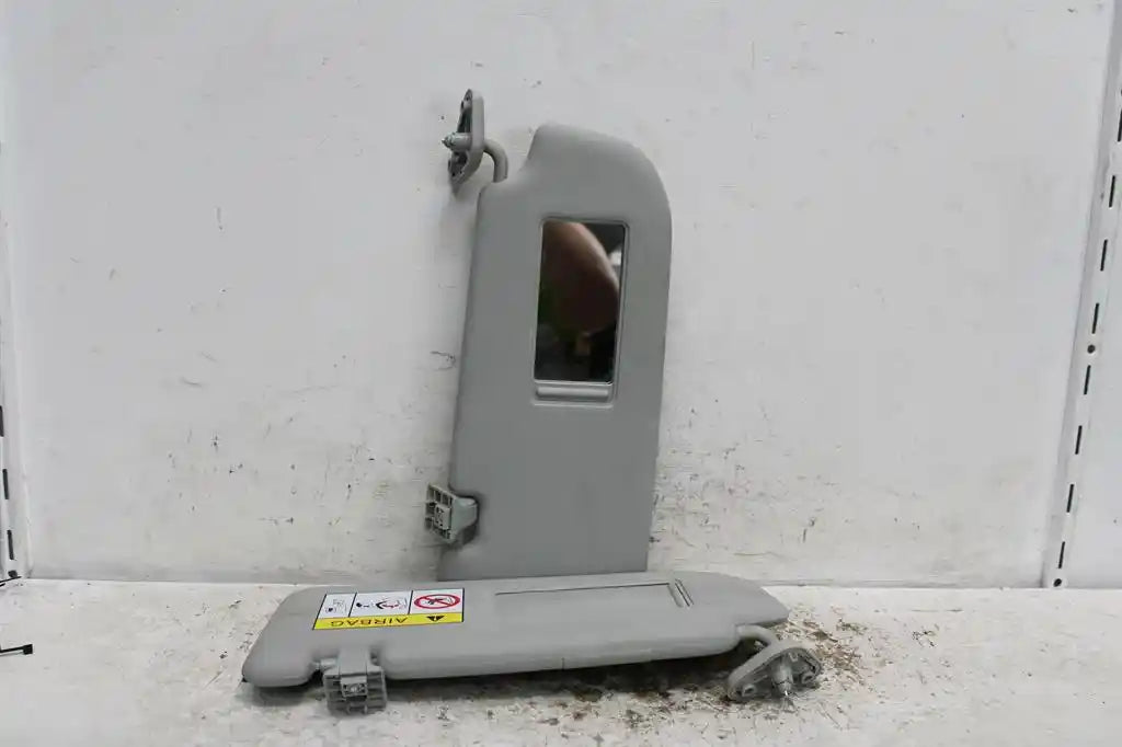 Used MG, Zs Sun Visor Pair Azs1 09/17 2023 – image 1 - All Good Parts