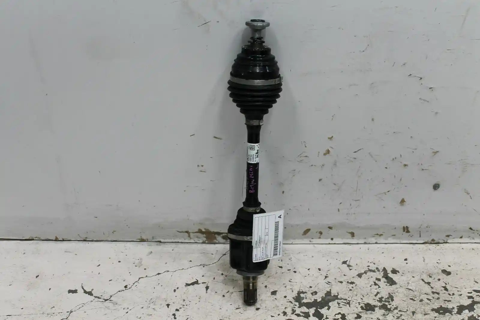 Used MINI, Clubman Left Driveshaft F54 07/15 02/24 2016 – image 1 - All Good Parts