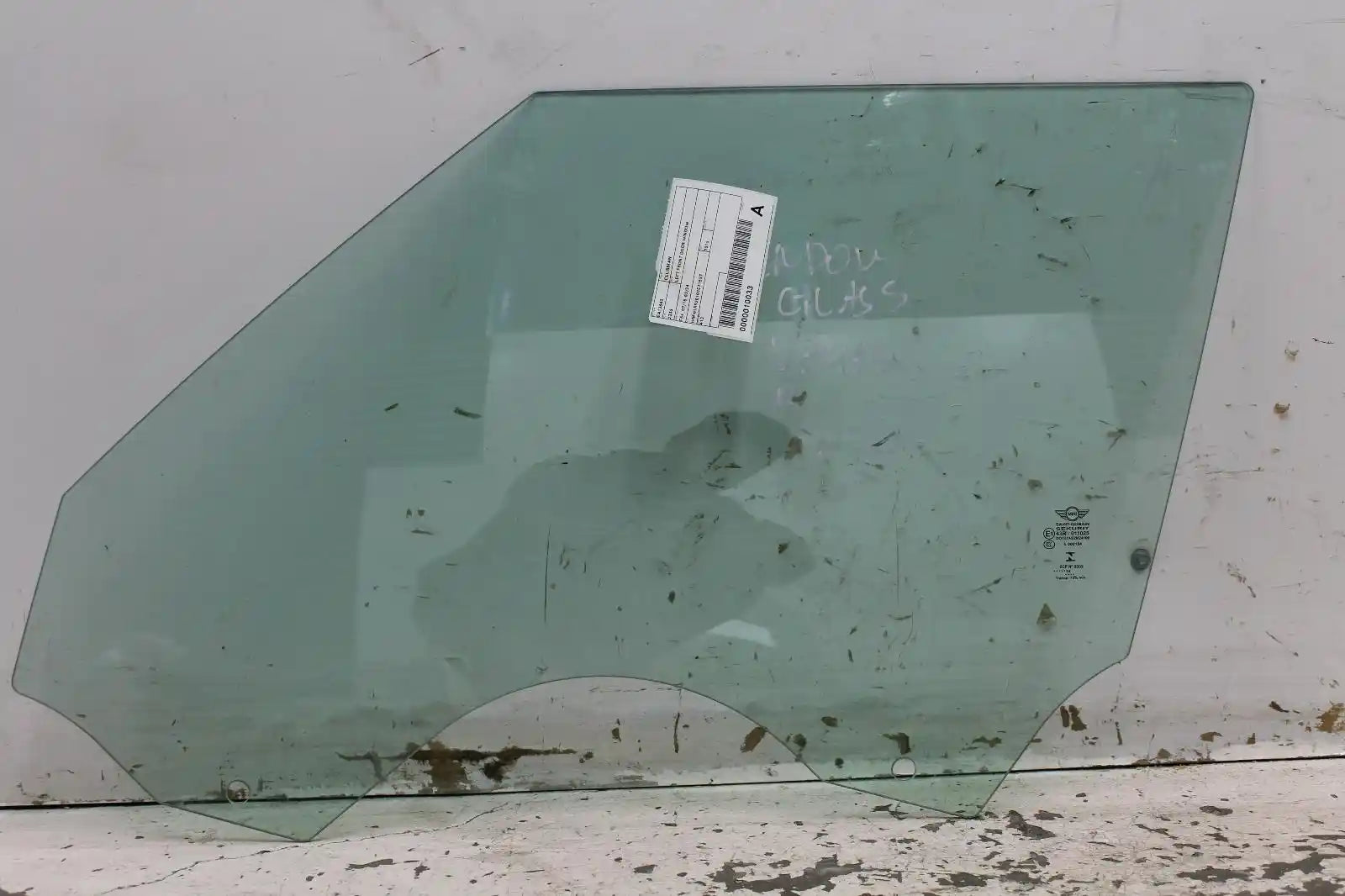 Used MINI, Clubman Left Front Door Window F54 07/15 02/24 2016 – image 1 - All Good Parts