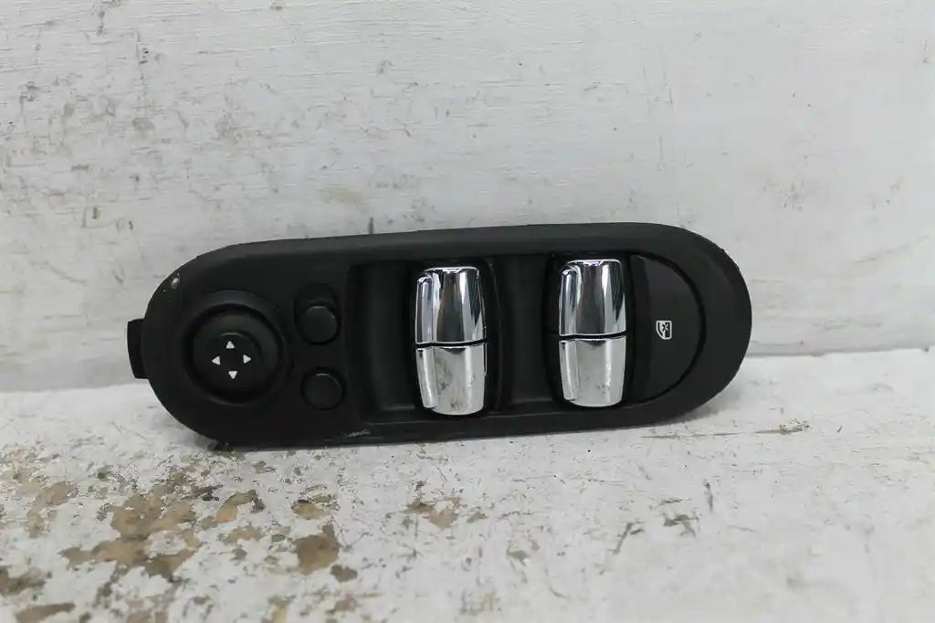 Used MINI, Cooper Power Window Switch Rh Front (Master Switch) Power Fold W/ Chrome Window Up Symbol On Button F55 5Dr Hatch 04/14 2015 – main images - All Good Parts