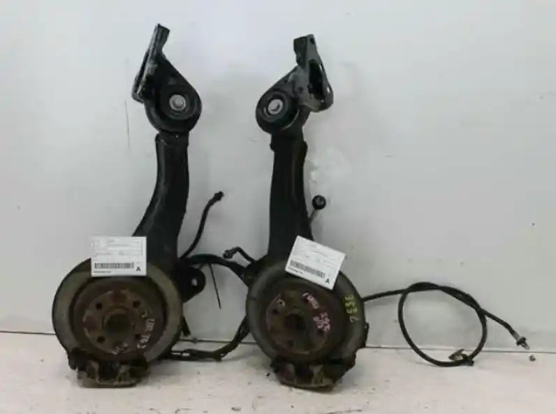 Used MINI, Cooper Right Rear Hub Assembly R50 04/01 10/06 2005 – image 1 - All Good Parts