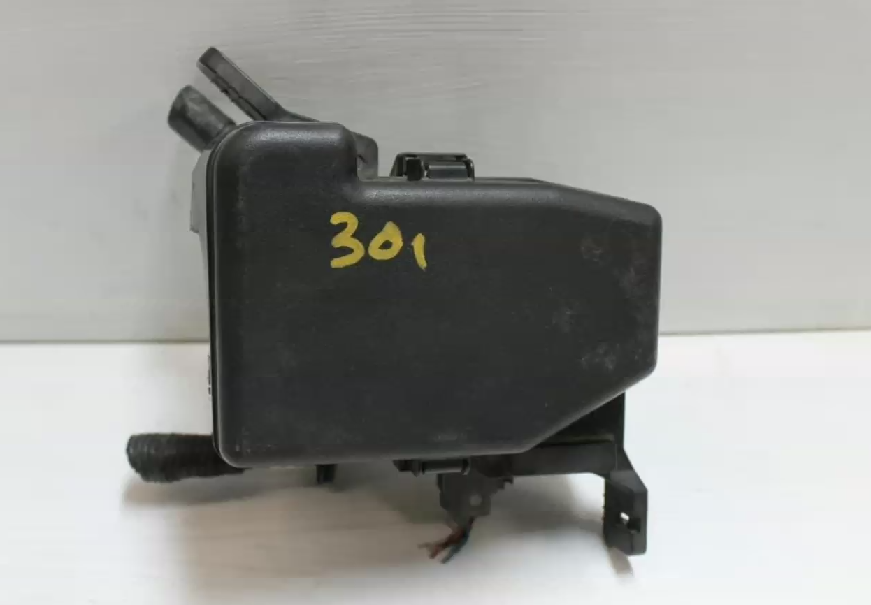 Used Mazda, 2 Fuse Box Dy Engine Bay 12/02 05/05 2004 – image 2 - All Good Parts