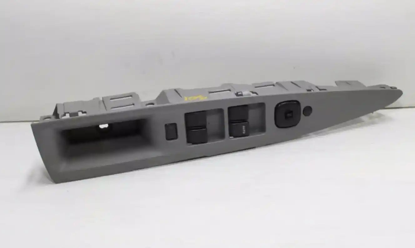 Used Mazda, 2 Power Window Switch Rh Front (Master Switch) 4 Window Type Dy1 Series 12/02 05/05 2004 – main images - All Good Parts