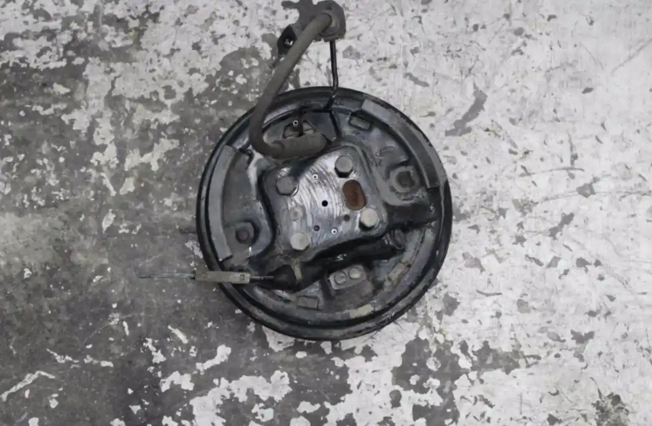 Mazda, 2 Right Rear Hub Assembly Dy Non Abs Type 12/02 08/07