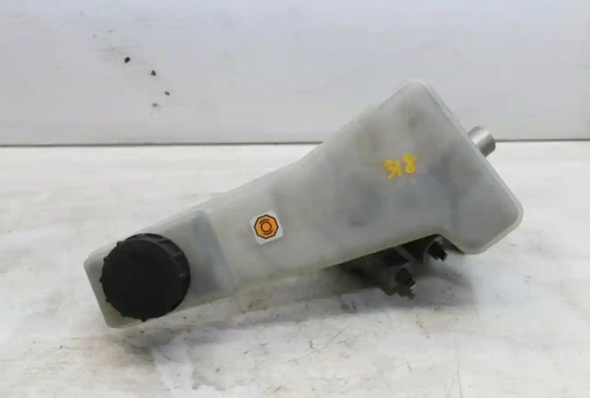 Used Mazda, 2 Master Cylinder Dy Series 4 Pipe Type 12/02 08/07 2006 – main images - All Good Parts