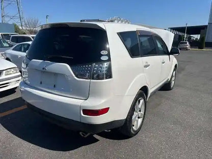 Mitsubishi, Outlander Left Front Door Zg 11/06 09/09