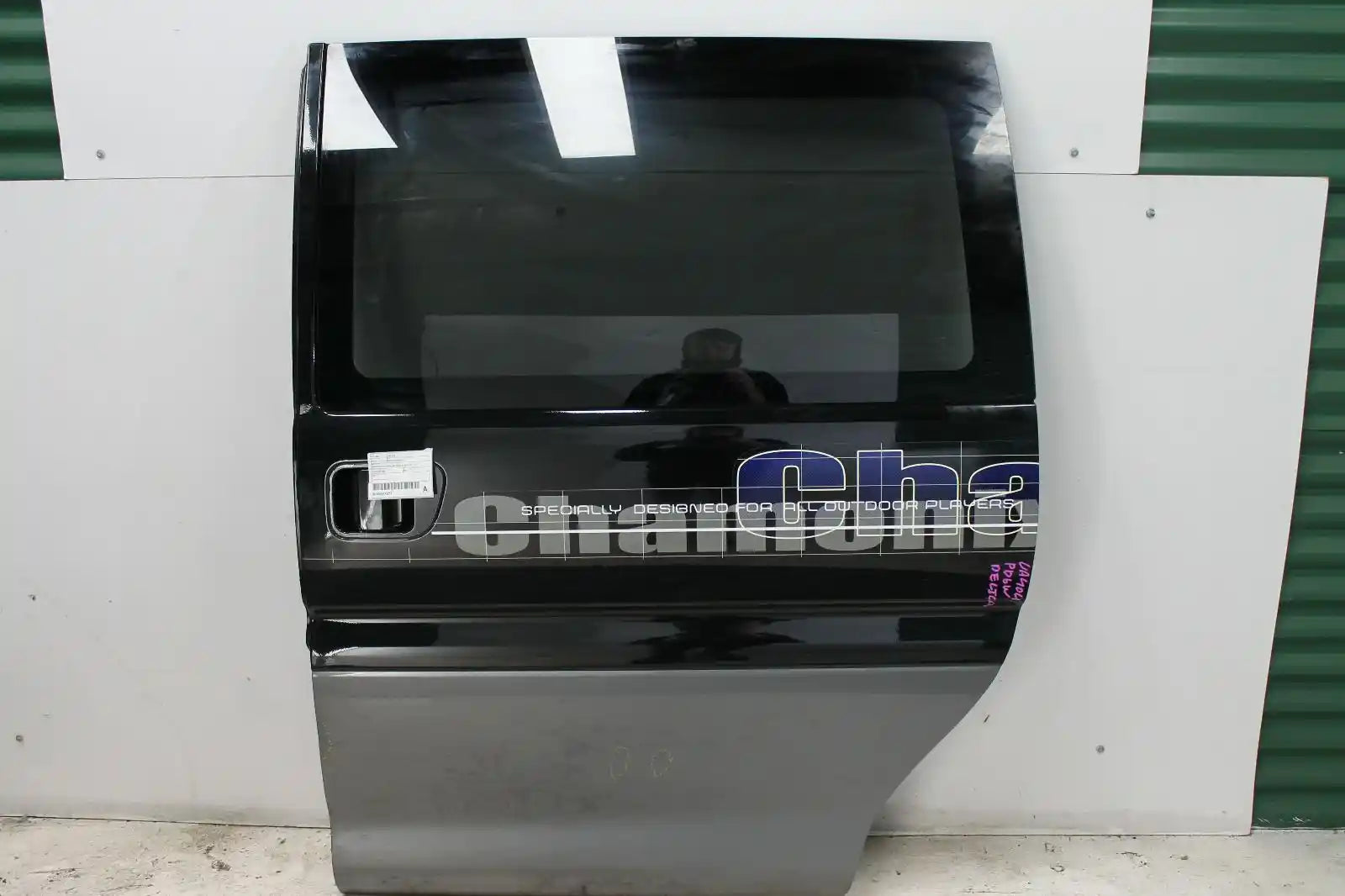 Used Mitsubishi, Delica Left Rear Door Spacegear Sliding W/ Fixed Glass Type 90 2000 – image 1 - All Good Parts