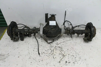 Used Mitsubishi, Delica Rear Diff Assembly Spacegear Rear Swb Type 90 2000 – image 1 - All Good Parts