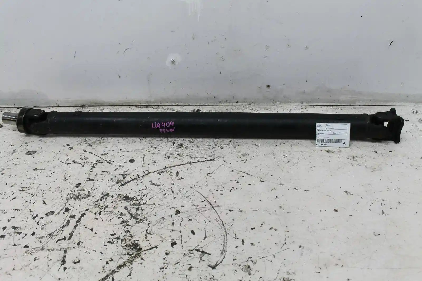 Used Mitsubishi, Delica Rear Prop Shaft Spacegear 3.0 V6 6G72 90 2000 – image 1 - All Good Parts