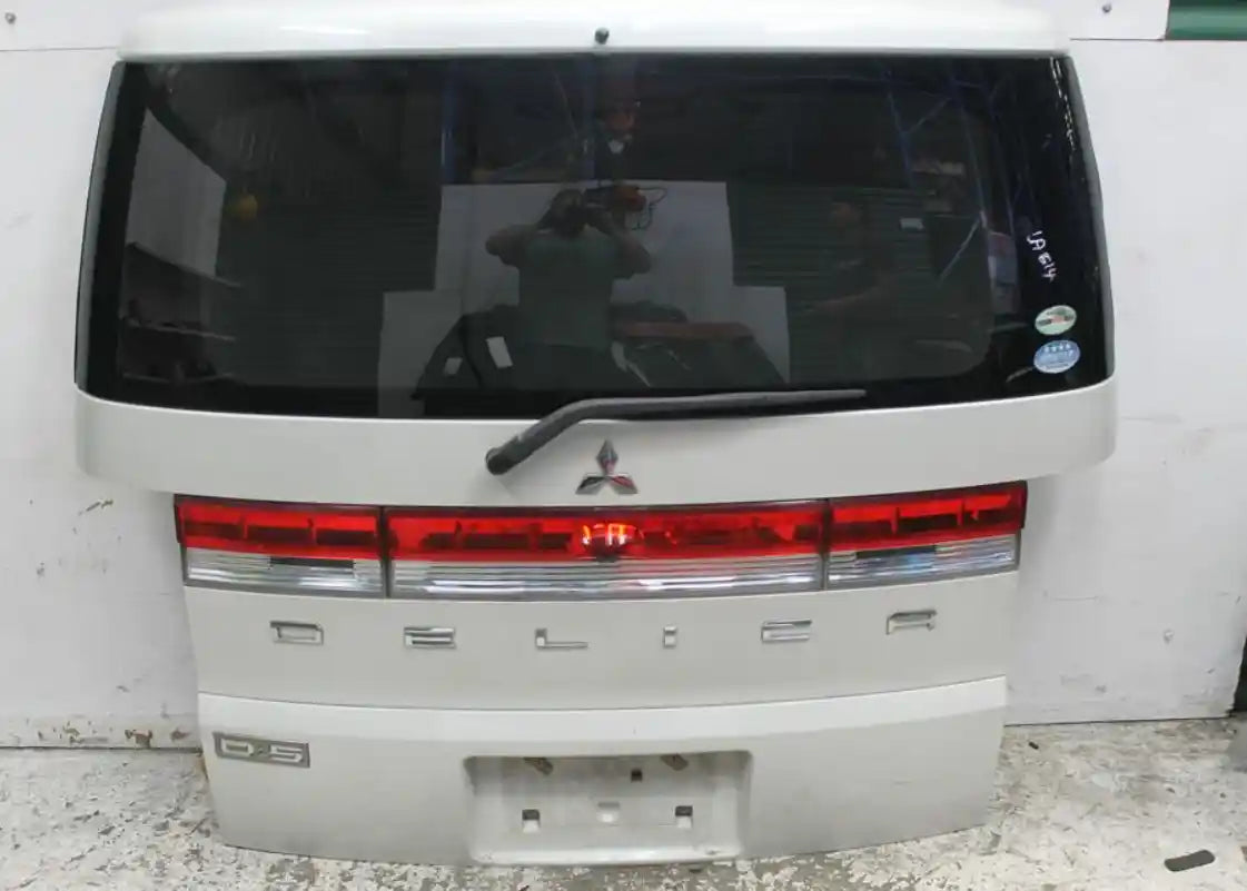 Used Mitsubishi, Delica Bootlid/Tailgate 5Th Gen 07 18 (Import) 2007 – main images - All Good Parts
