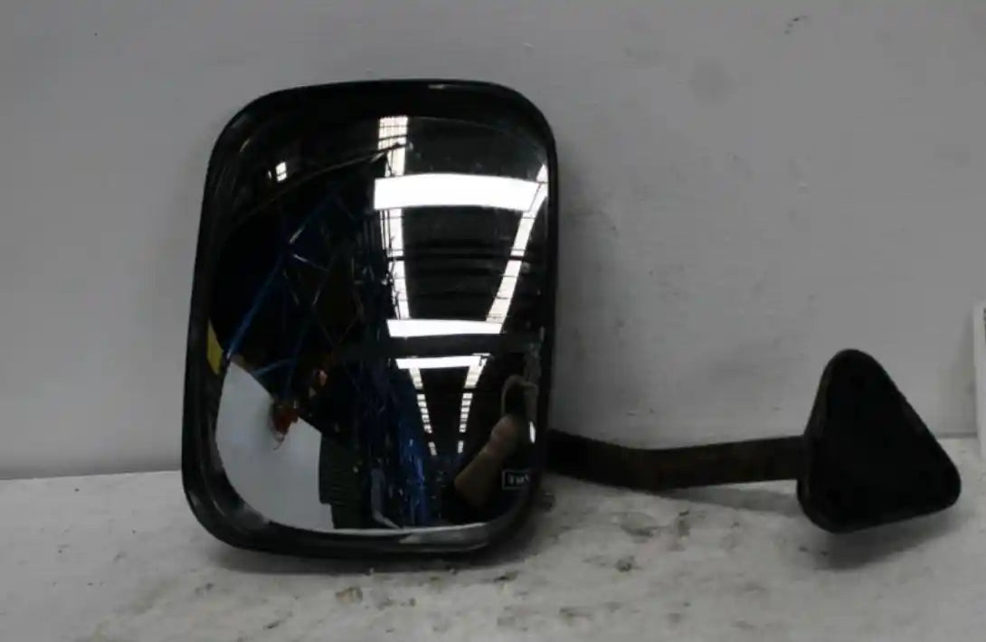 Used Mitsubishi, Delica Interior Mirror Spacegear 90-07 822 2001 – main images - All Good Parts