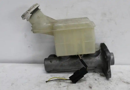 Used Mitsubishi, Delica Master Cylinder Spacegear 90-07 822 2001 – main images - All Good Parts