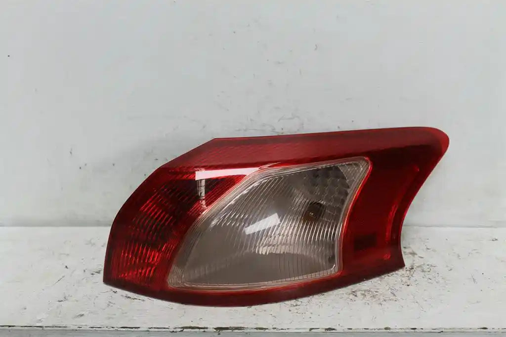 Used Mitsubishi, Lancer Right Taillight Cj Cf Hatch Pink Lens 10/08 12/17 2010 – image 1 - All Good Parts