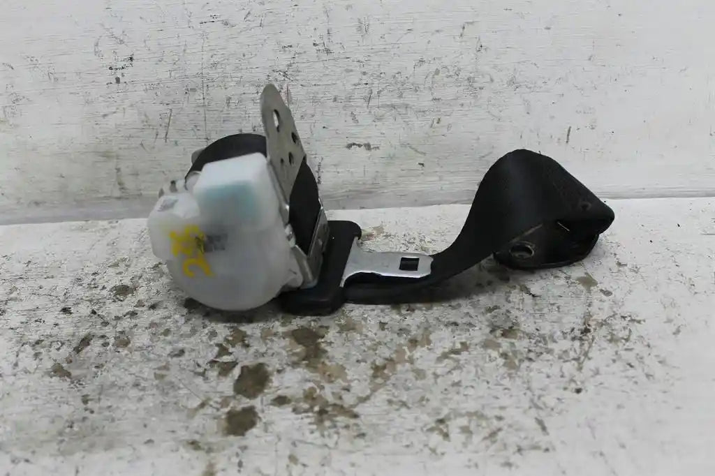 Used Mitsubishi, Lancer Seat Belt Centre Rear Seat Belt Only Cj Hatch 07/07 10/15 2010 – image 1 - All Good Parts